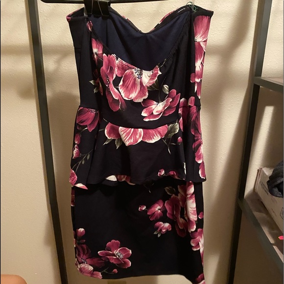 Charlotte Russe peplum dress - Picture 2 of 3